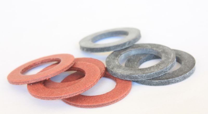 joints fibre rouges et joints en caoutchouc noir