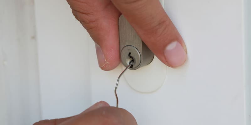 ouverture d'une porte sans clé