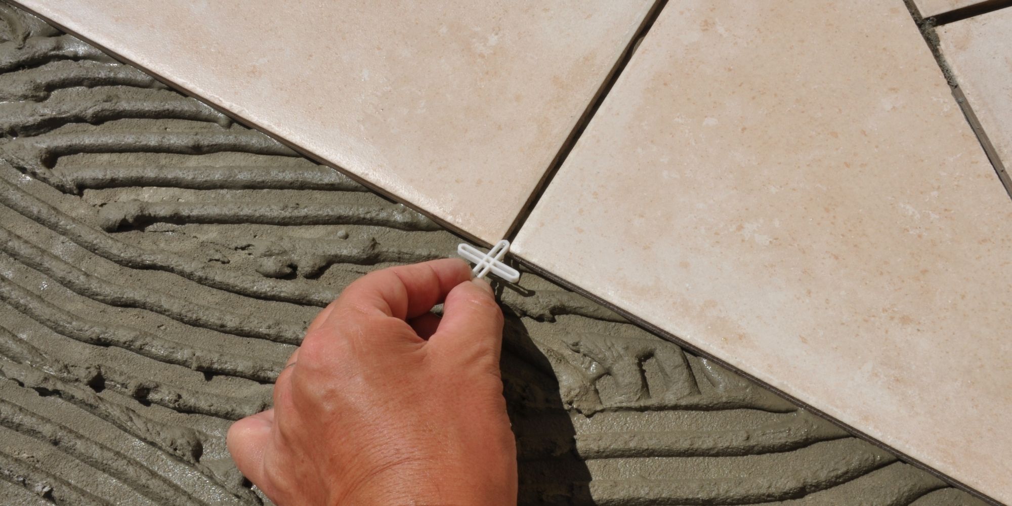 pose de carrelage par un professionnel