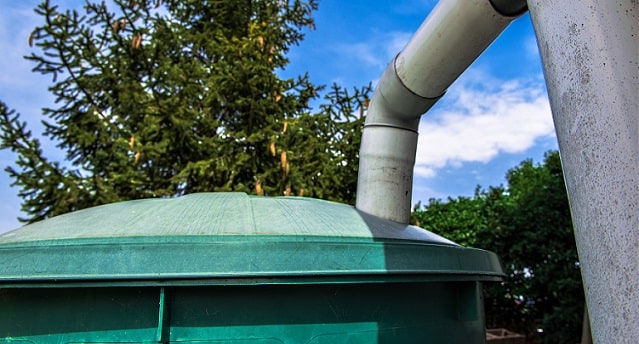 Récupérateur d'eau qui fuit