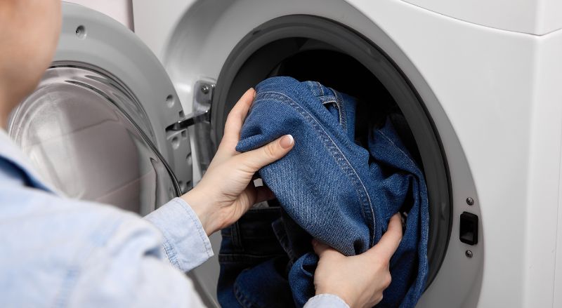 porte de lave-linge avec une sécurité