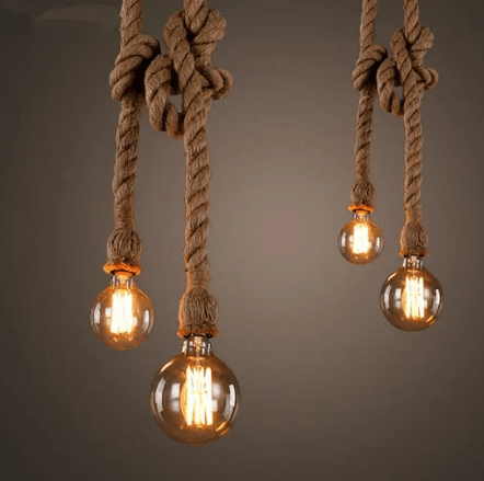 Fils électriques de lampe dans de la corde
