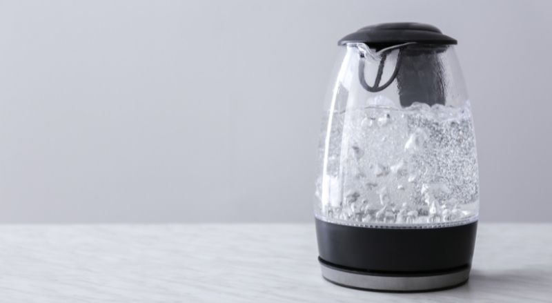 eau bouillante pour déboucher une douche