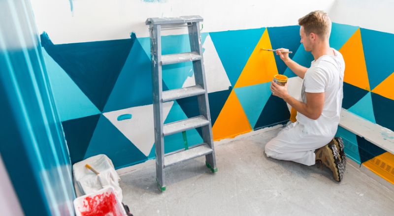 peintre en plein travail